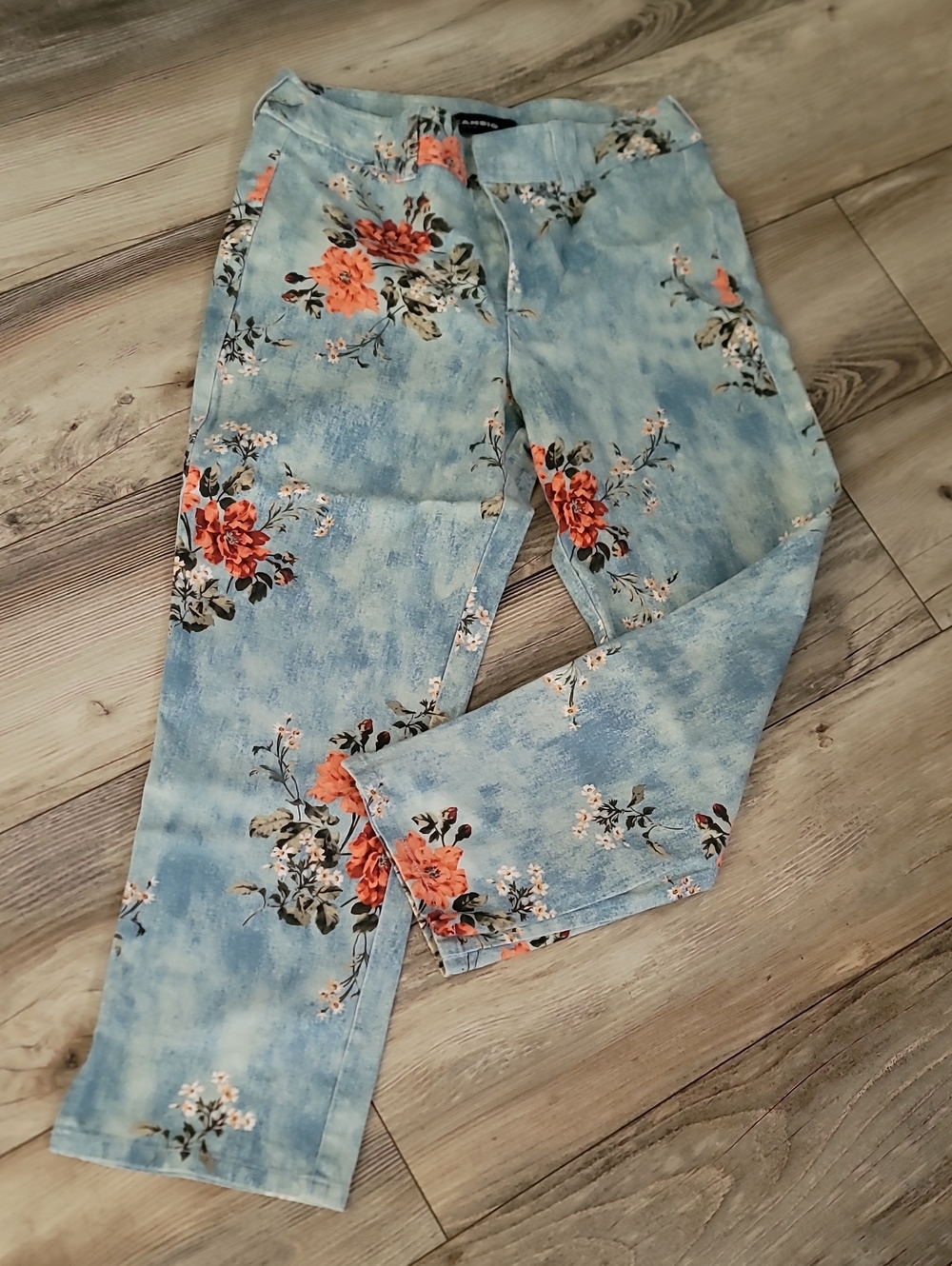 NWOT Adorable Floral Jeans